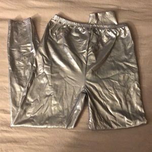 Shiny stretchy leggings